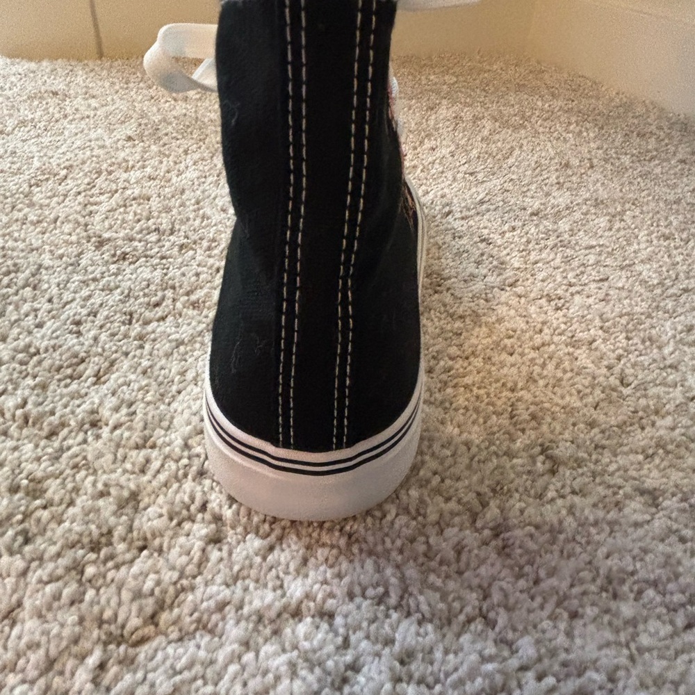 Floral Embroidered High-Top Sneakers - Picture 7 of 8